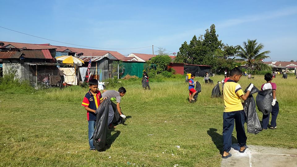 Karangan Amalan Gotong Royong Di Kawasan Kampung Shareiswell